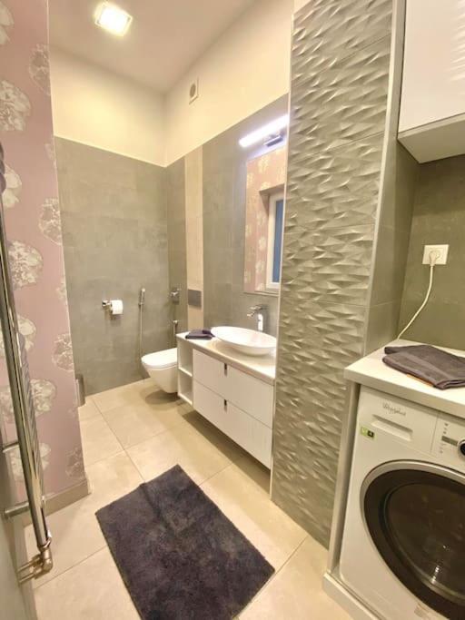 Luxury Buda Apartamento Budapeste Exterior foto